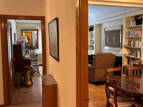 Piso en calle de la Reina Mercedes, 12