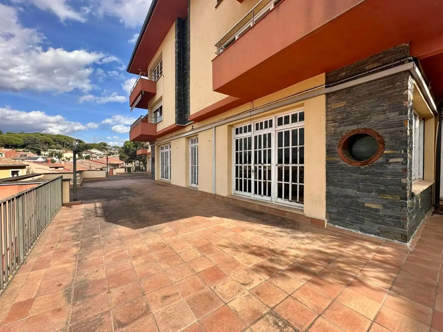Local comercial en  Carrer Anselm Clavé 60 - Foto 2