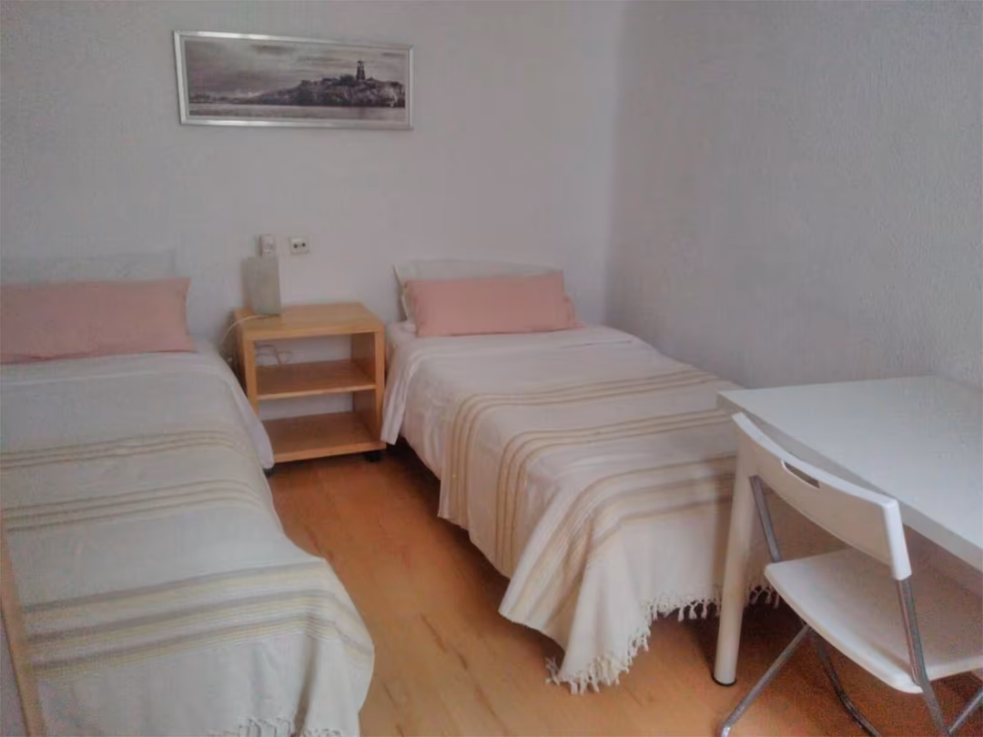 Piso en  Calle de Santa Casilda 9 - Foto 5