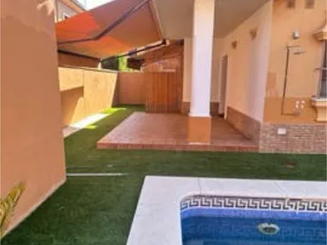 Casa adosada en CASA PAREADA 240 m2 PISCINA - Foto 5