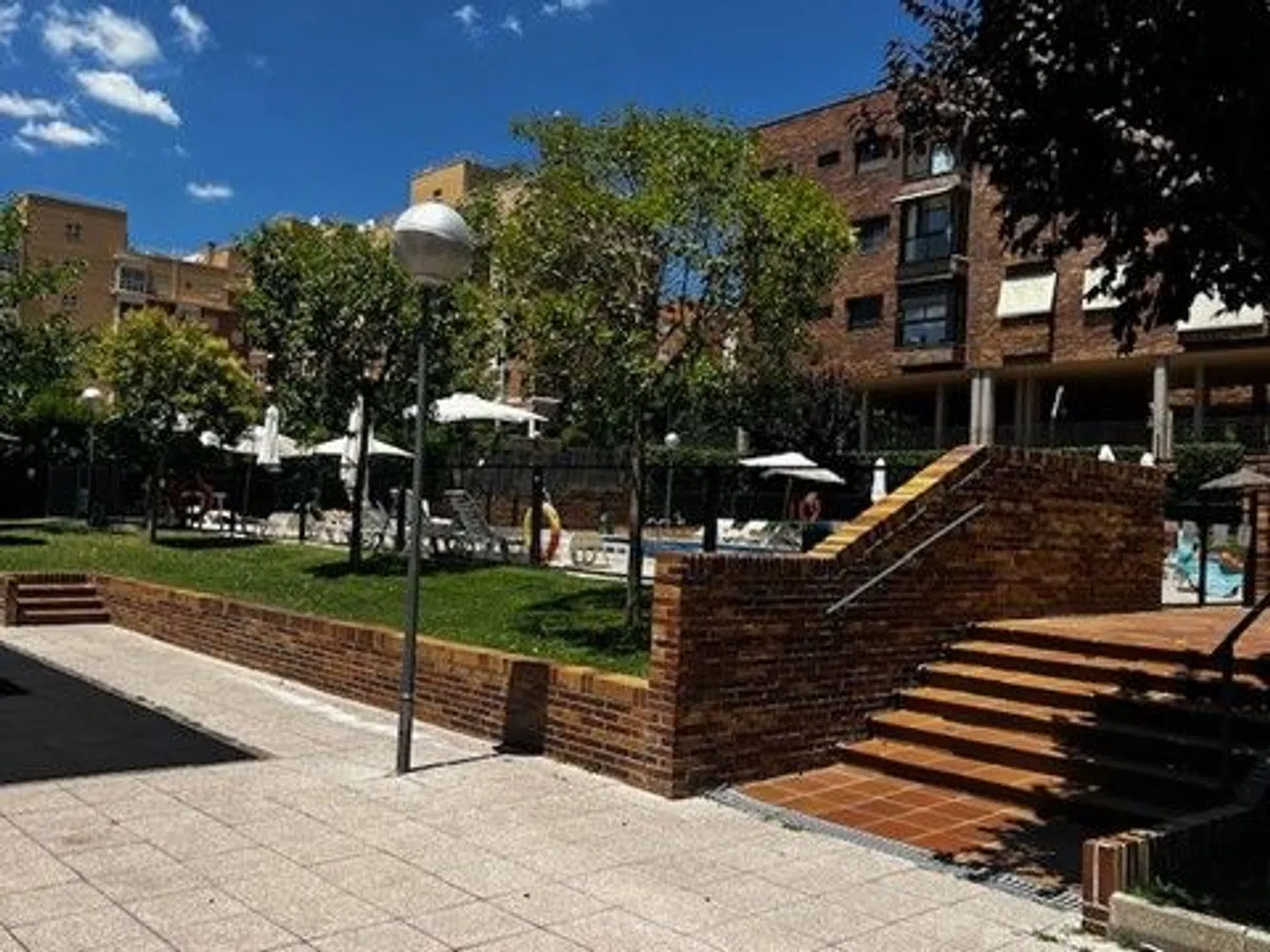 Piso en calle Monasterios de Suso y Yuso, 23 a - Foto 6