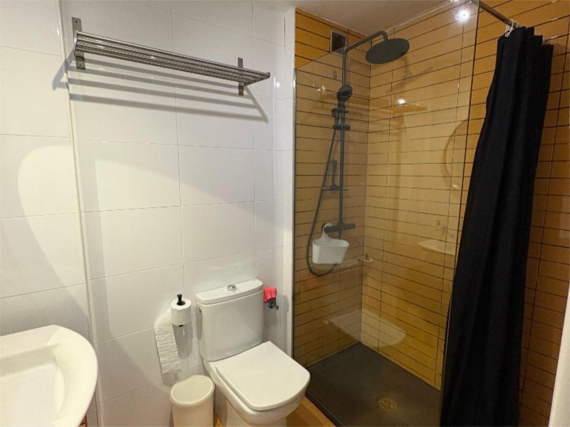 Piso en  Calle Escampleros 1 - Foto 11