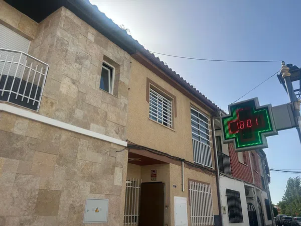 Chalet adosado en Calle Valencia, 26 - Foto 1