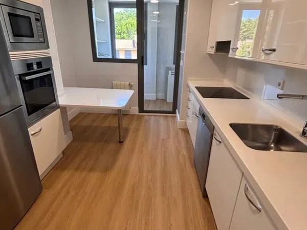 Piso en Encinar de los Reyes - Foto 15