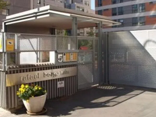 Alquiler de piso en Calle Rafael Bergamín, 5