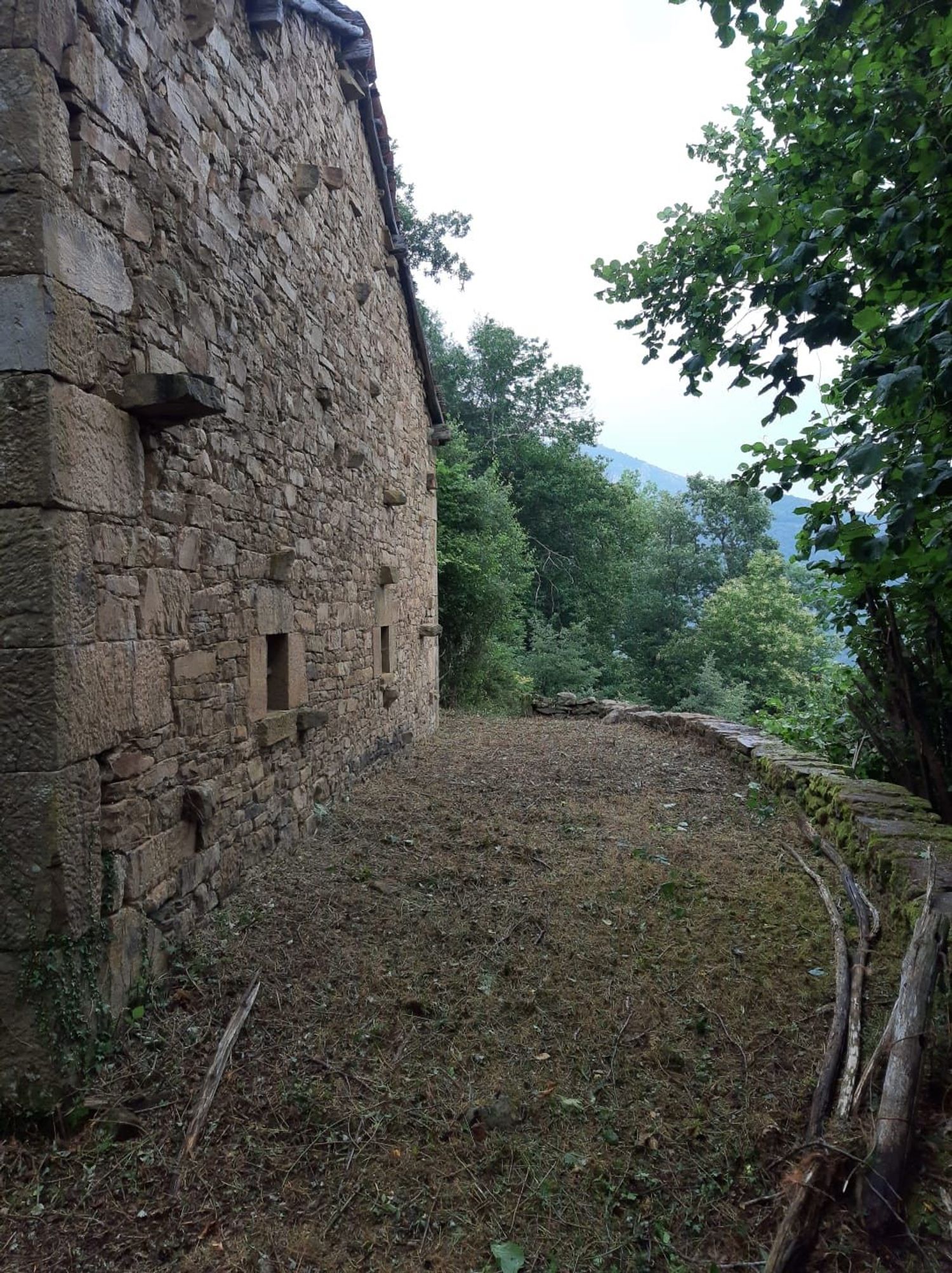 Casa de pueblo en Lg Abantro s/n - Foto 2