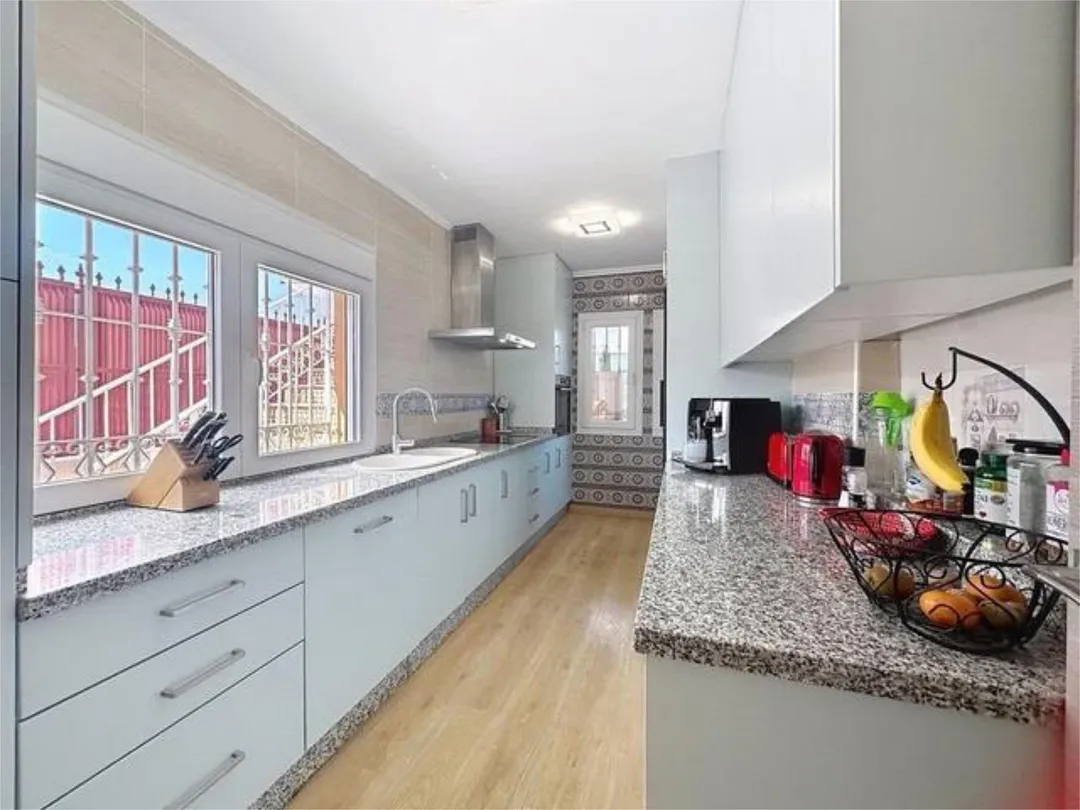 Casa adosada en Buenas Noches - Estepona - Foto 2