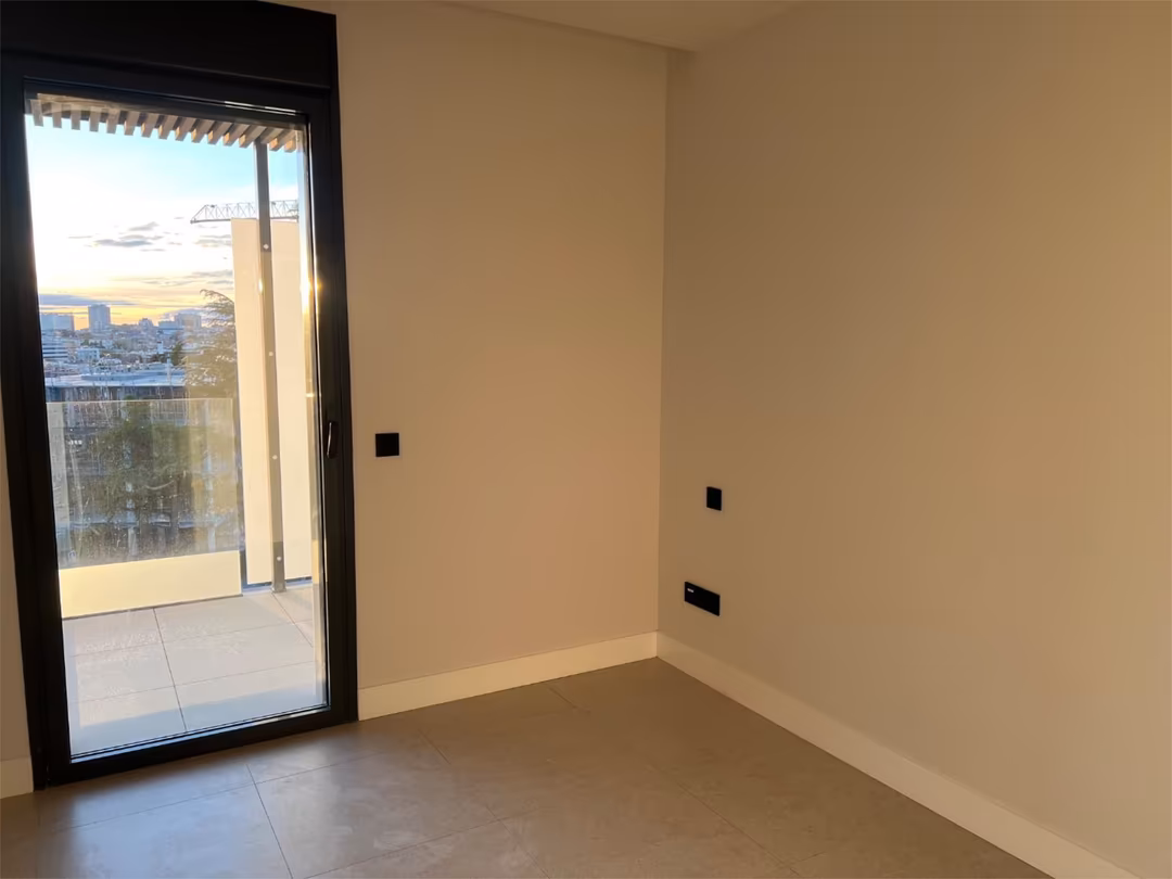 Piso en  Calle de Mesena 80 - Foto 9