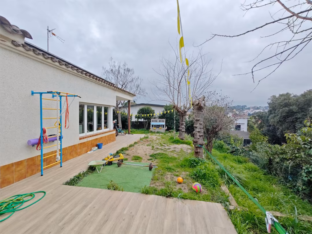 Chalet en  Avinguda del Baixador 131 - Foto 8