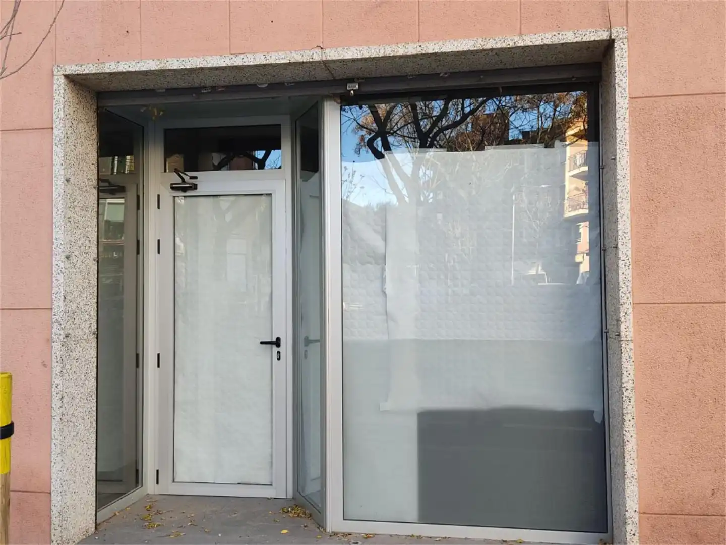 Local comercial en  Carrer de Campfaso 47 - Foto 2