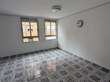 Piso en  Carrer de Jacint Labaila 18 - Foto 4
