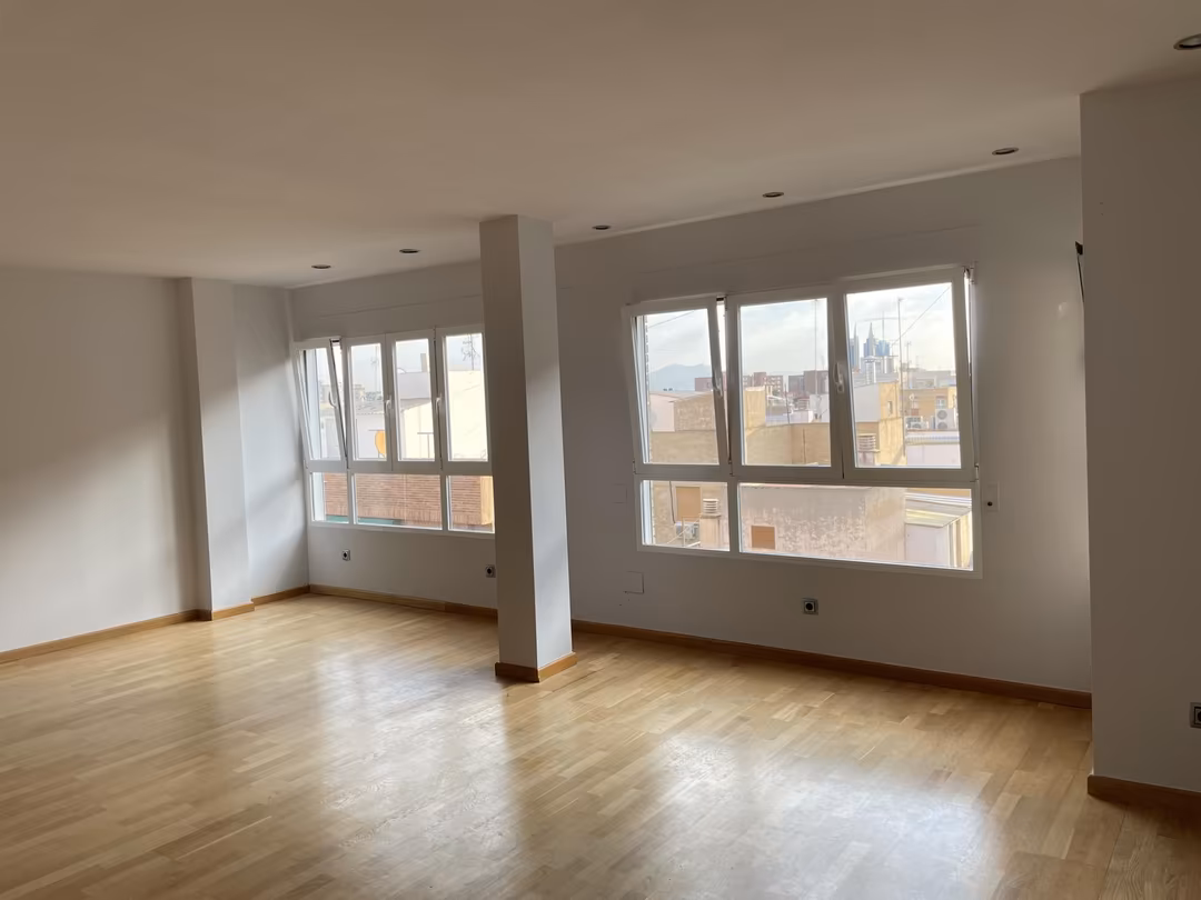 Piso en  Calle Alejandro Seiquer 3