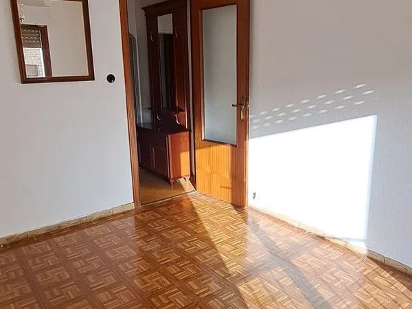 Piso en Calle Cangas de Onís, 13 - Foto 1