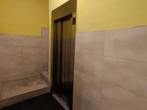 Piso en  Calle Joaquín María Jalón 12 - Foto 3