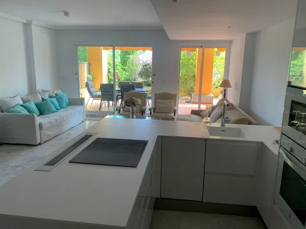 Piso en avenida Reina Doña Sofia, 1 - Foto 7