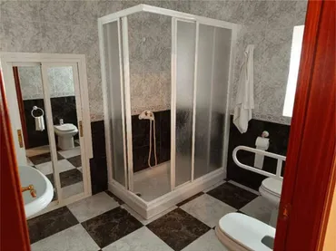 Chalet en Casa histórica en Torreperogil - Foto 3