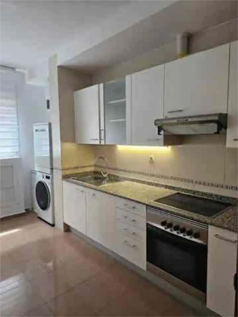 Piso en Hospital Negrín - Foto 1