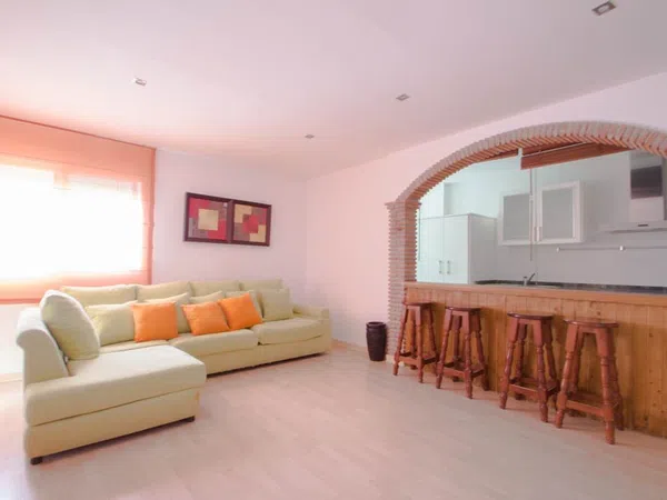 Piso en plaza de la Cruz, 14