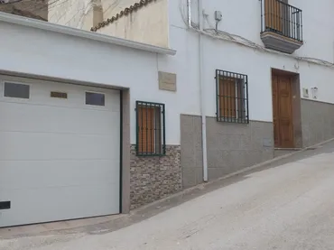 Casa adosada en  Calle los Carvajales 13 - Foto 1