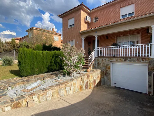 Chalet adosado en Calle Chile, 8 - Foto 1