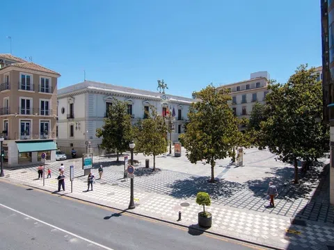 Piso en Reyes Católicos, 13