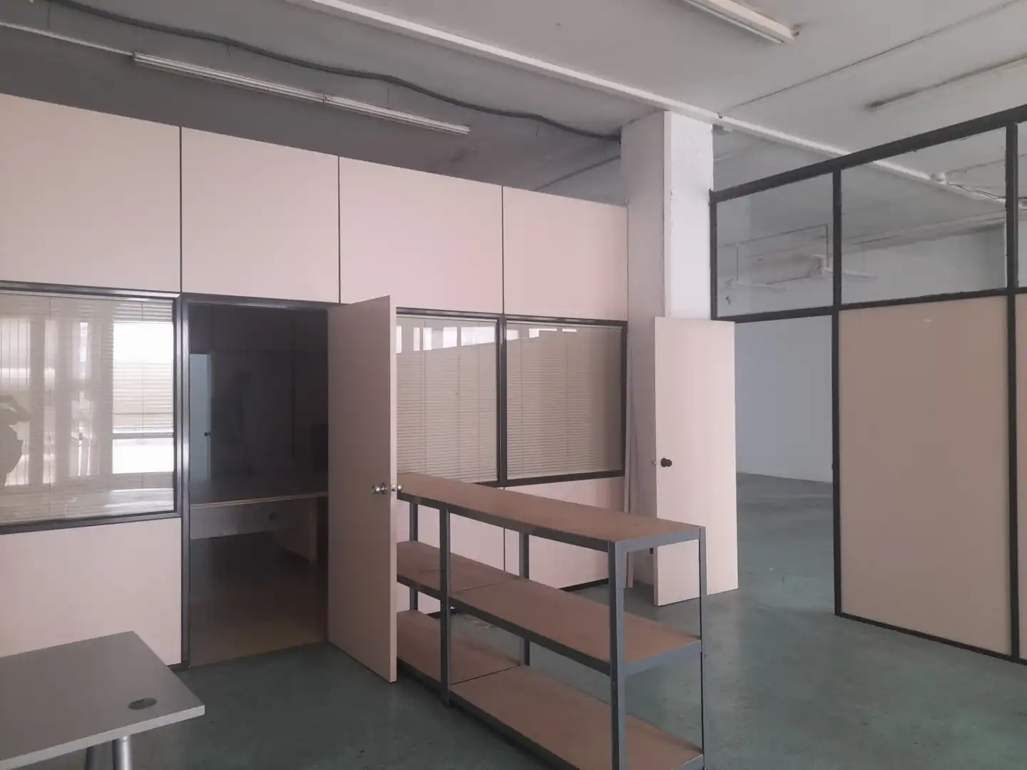 Local comercial en  Travessera Industrial - Foto 2