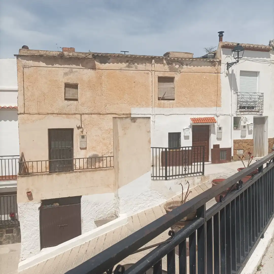 Casa adosada en  Calle Toril 34 - Foto 2
