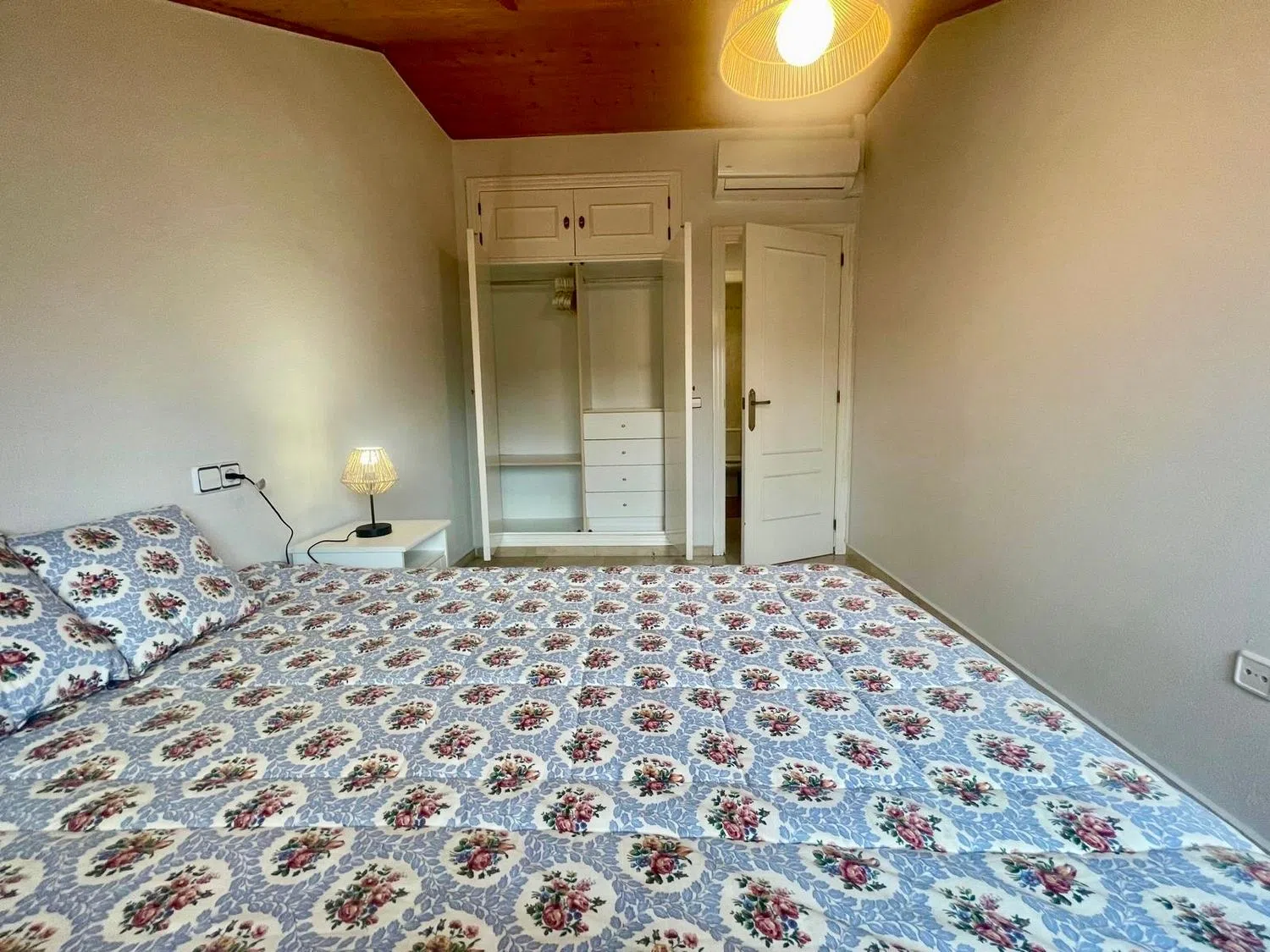 Piso en calle Humanitarias, 15 - Foto 1