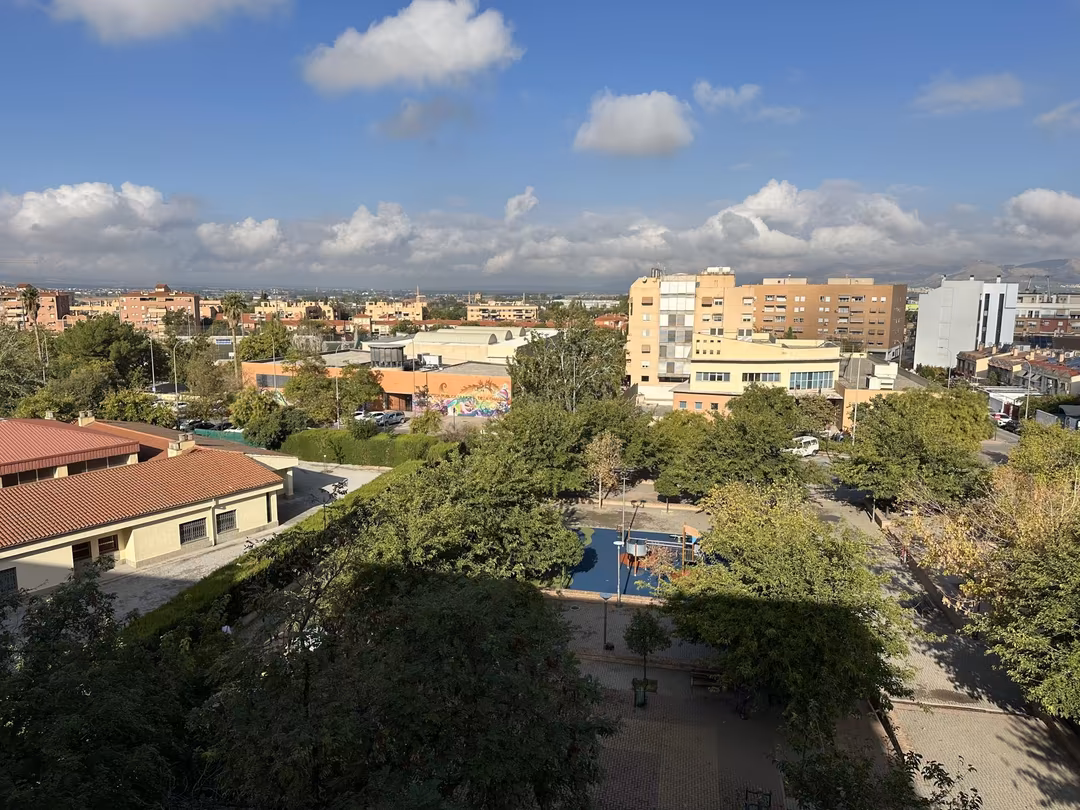 Piso en  Calle López Sancho 6