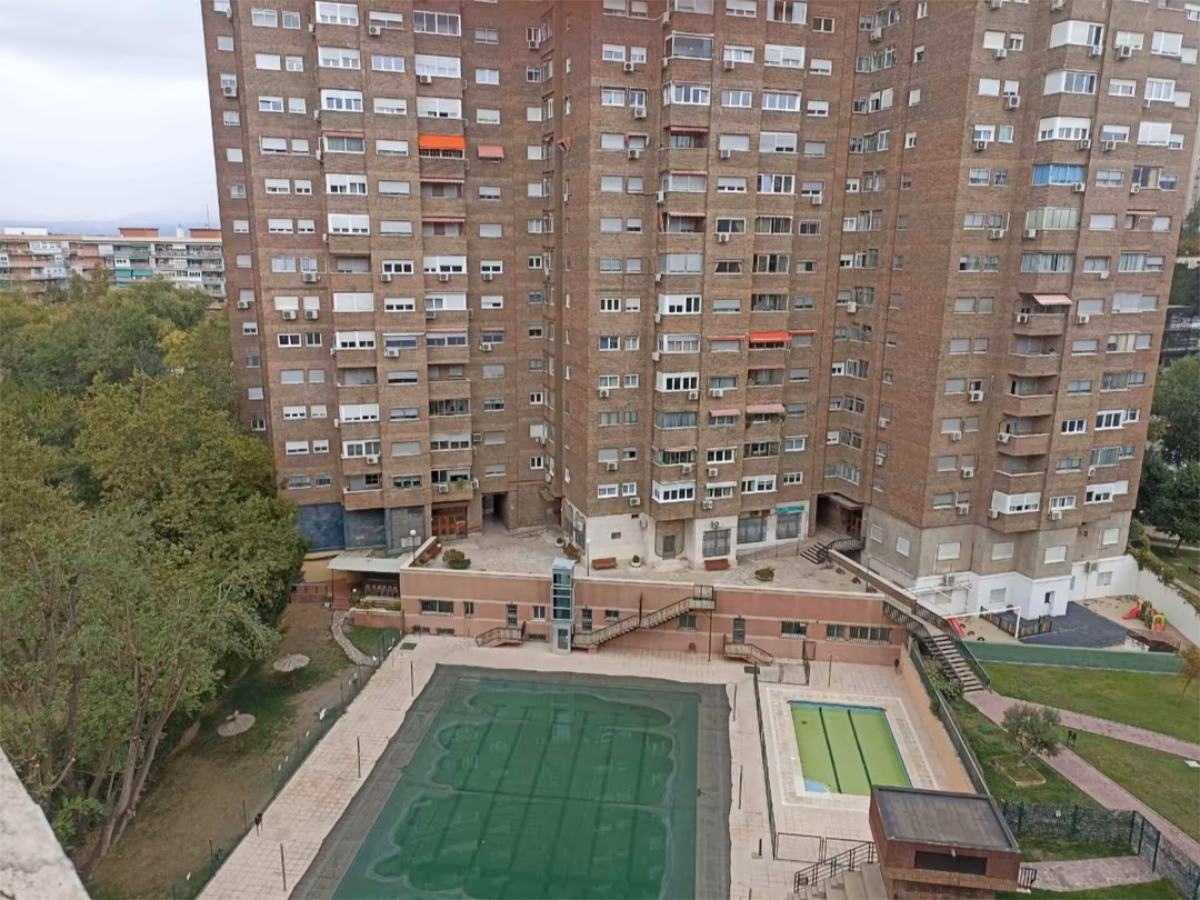 Piso en  Calle de Santiago de Compostela 66 - Foto 3