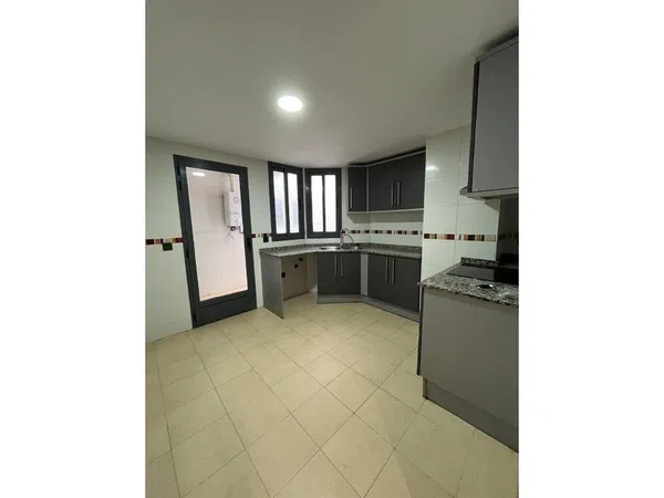 Piso en Calle de Cambrils, Torrefiel - Foto 5