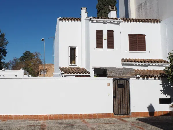 Chalet adosado en Urbanización Cármenes de la Muralla, 48 - Foto 1