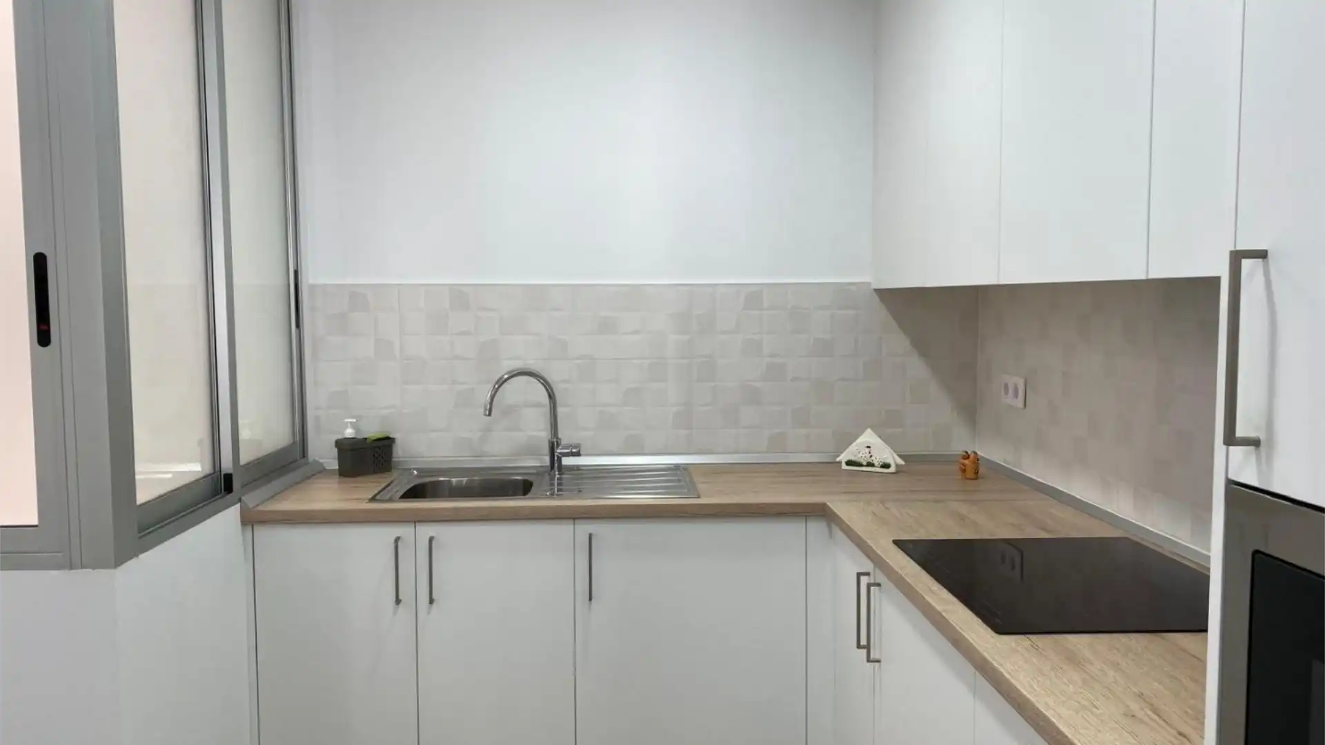 Piso en  Calle la Marina 63 - Foto 2