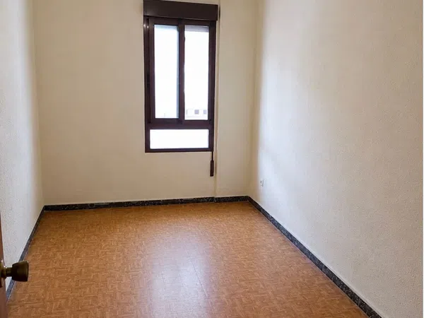 Piso en Calle dels Germans Vilafañe, 3, Zona Plaza Donoso Cortés - Avda Magdalena - Foto 2