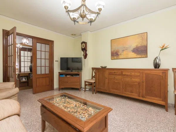 Piso en calle Esperidion Porta Requesens, 95 - Foto 1