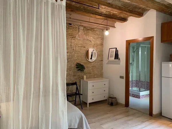 Estudio en rambla del Raval, 36