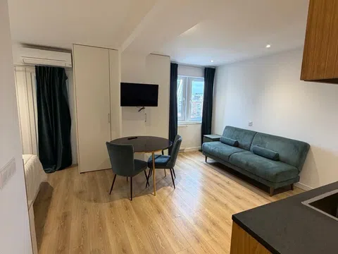 Estudio en plaza Castilla, 3