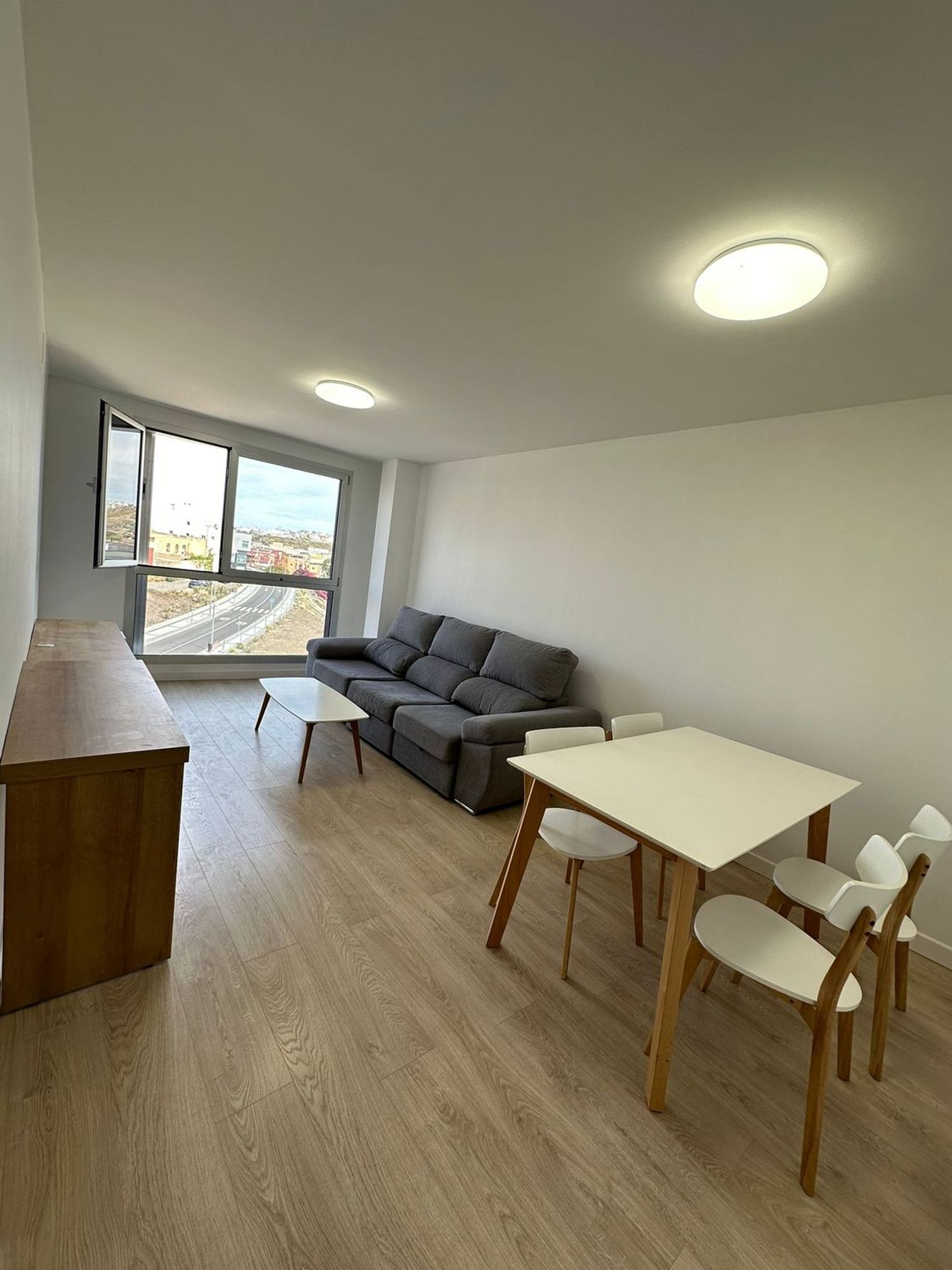 Piso en calle Hermanos Domínguez Santana, 10 - Foto 1