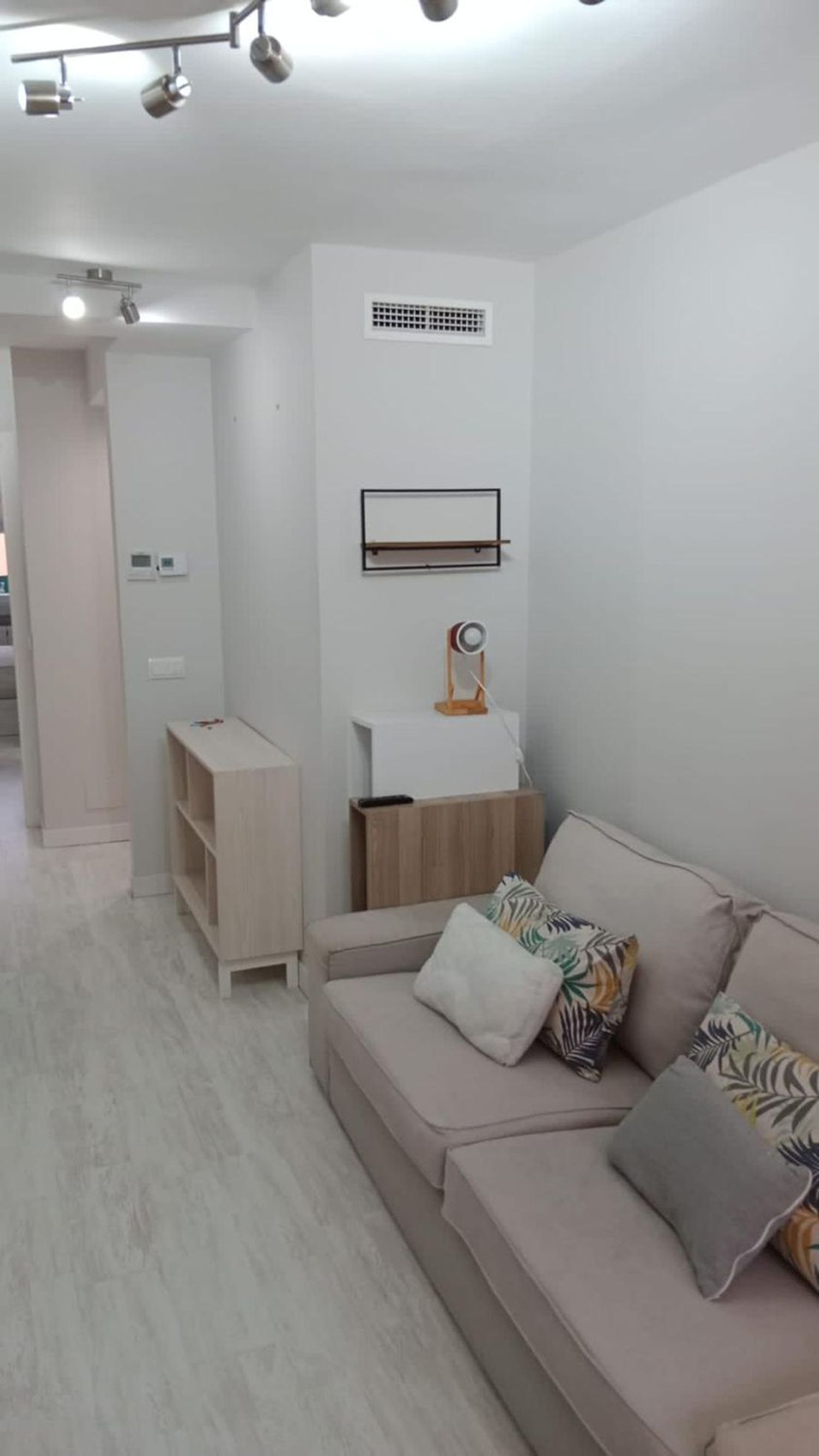 Piso en calle de Álava, 7 - Foto 2