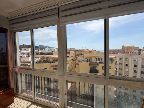 Piso en Alameda de Colón - Foto 2