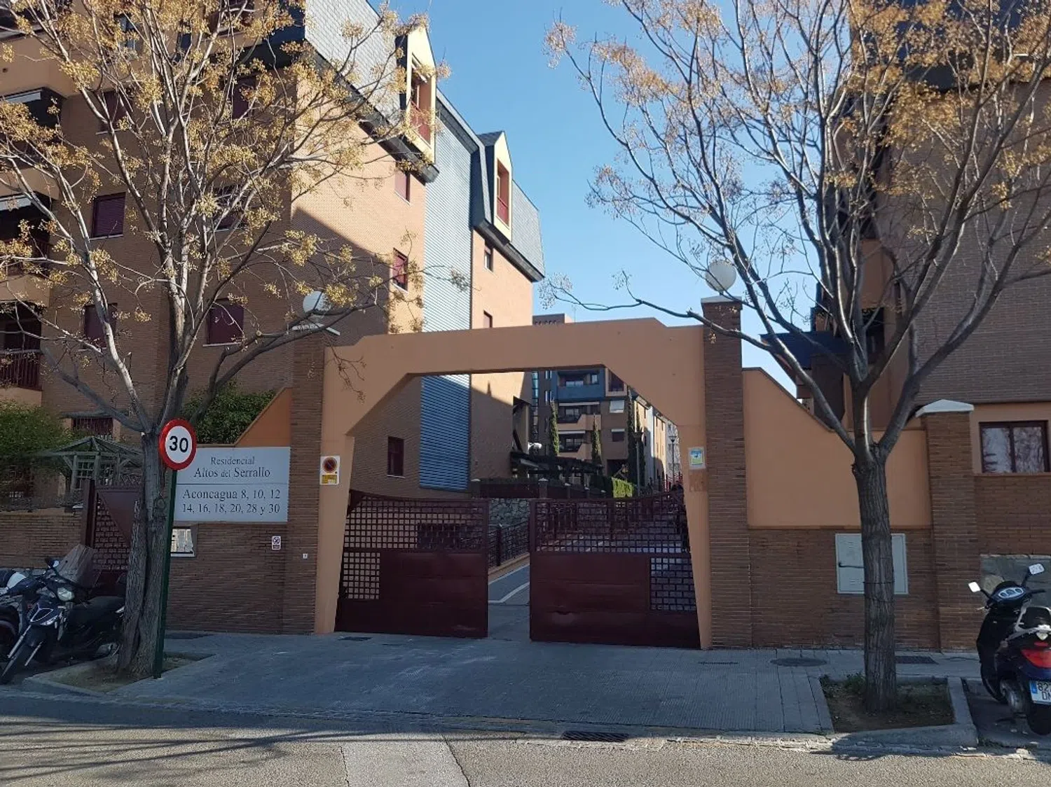 Piso en calle Aconcagua, 2 -28 - Foto 2