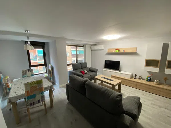 Piso en calle de Miguel Servet, 5