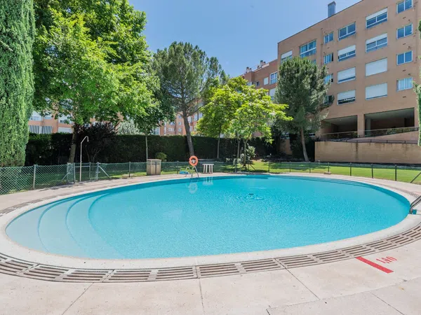 Piso en avenida de Machupichu