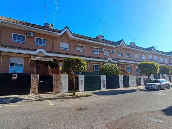 Chalet adosado en Los Milagros - Corchera - Foto 1