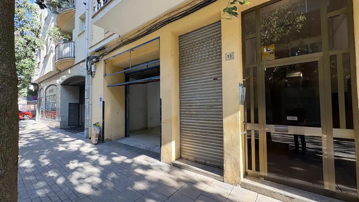 Local comercial en  Carrer de la Cooperativa - Foto 2