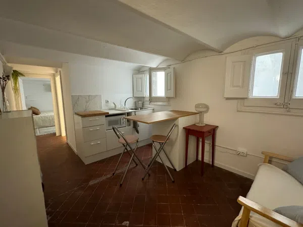 Piso en plaza de la Universitat, 1