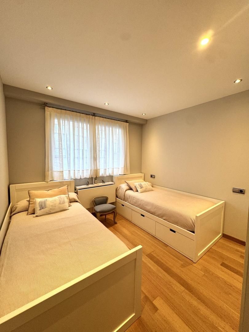 Piso en  Rúa de Ramón Cabanillas 1 - Foto 10