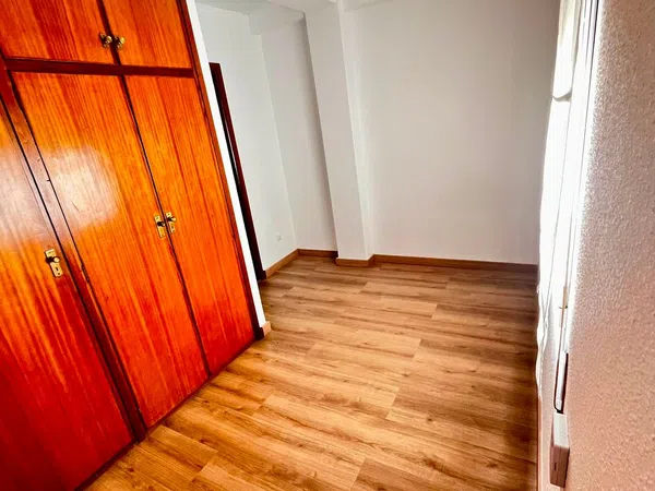 Piso en Avenida Oscar Espla, 28, Ensanche-Diputación - Foto 5