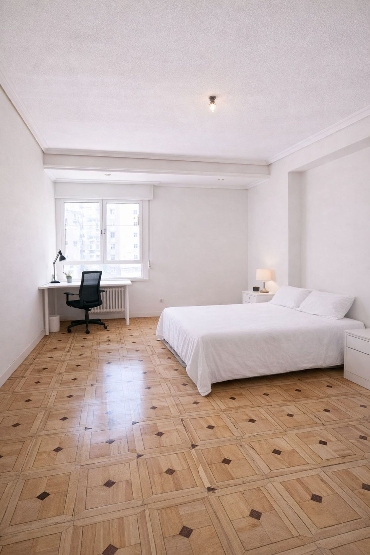 Piso en calle de Guzmán el Bueno, 102 - Foto 6