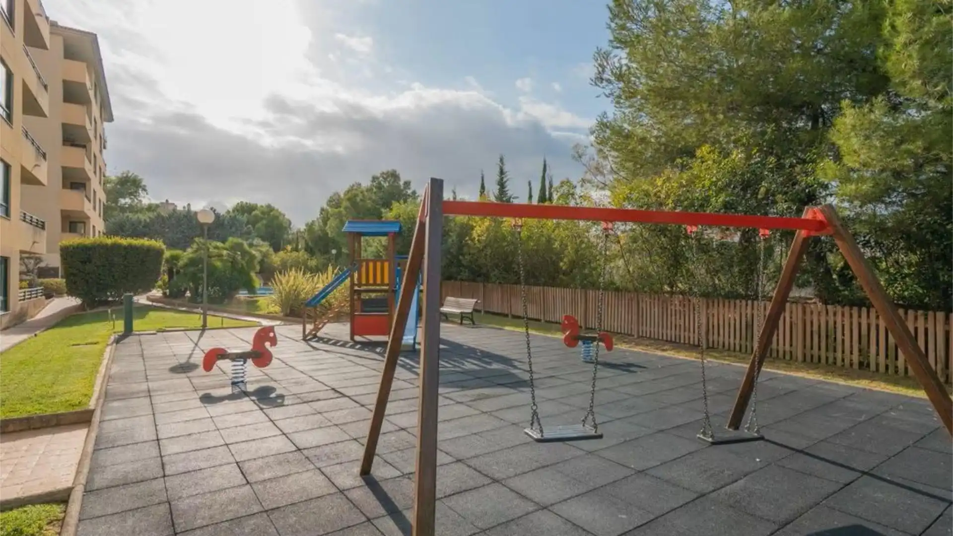 Planta baja en  Carrer de Juan Gris 15 - Foto 3